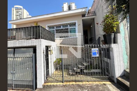 Casa à venda com 114m², 3 quartos e 2 vagasFachada