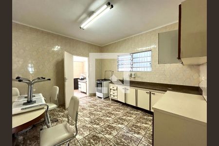 Casa à venda com 114m², 3 quartos e 2 vagasCozinha 