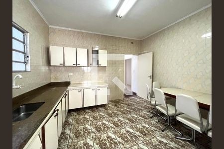 Casa à venda com 114m², 3 quartos e 2 vagasCozinha 