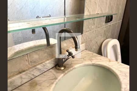 Casa à venda com 114m², 3 quartos e 2 vagasBanheiro 