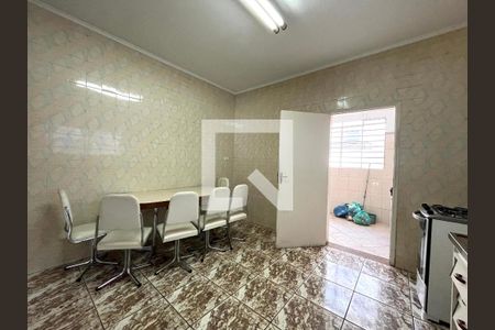 Casa à venda com 114m², 3 quartos e 2 vagasCozinha 