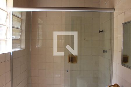 Casa à venda com 366m², 3 quartos e 3 vagasBanheiro da Suíte