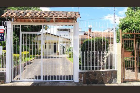 Casa à venda com 366m², 3 quartos e 3 vagasFachada