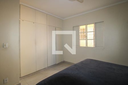 Casa à venda com 240m², 3 quartos e 2 vagasQuarto 3