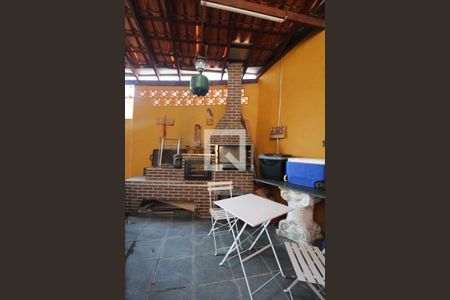 Casa à venda com 240m², 3 quartos e 2 vagasÁrea de serviço