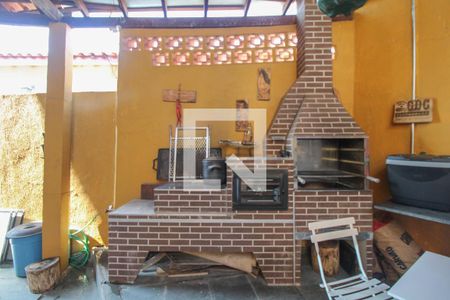 Casa à venda com 240m², 3 quartos e 2 vagasÁrea de serviço