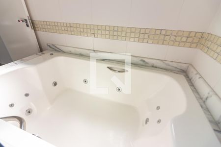 Casa à venda com 245m², 3 quartos e 4 vagasBanheiro da Suíte 2