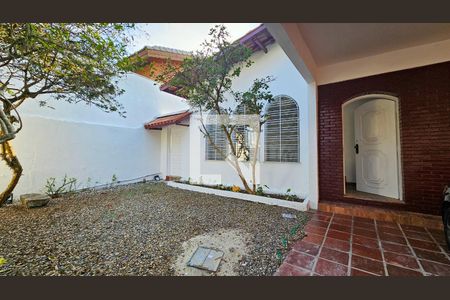 Casa para alugar com 200m², 4 quartos e 2 vagas Casa para alugar com 200m², 4 quartos e 2 vagasGaragem