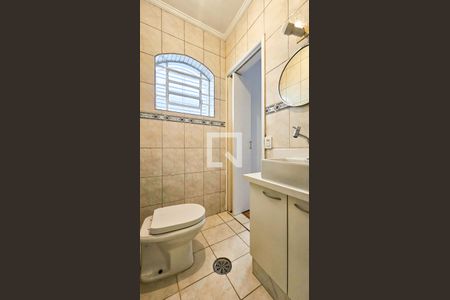 Casa para alugar com 200m², 4 quartos e 2 vagas Casa para alugar com 200m², 4 quartos e 2 vagasBanheiro da Suite 1