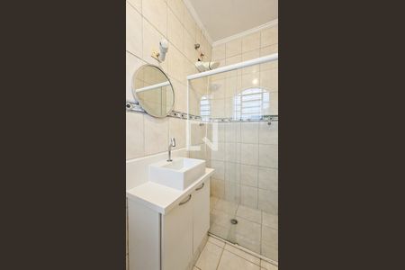 Casa para alugar com 200m², 4 quartos e 2 vagas Casa para alugar com 200m², 4 quartos e 2 vagasBanheiro da Suite 1