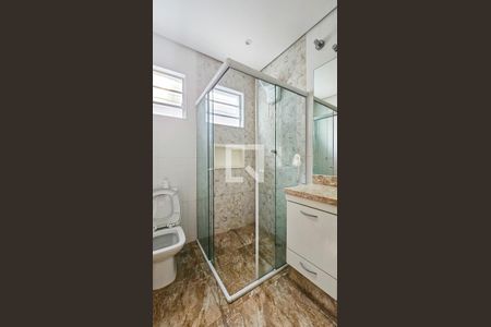 Casa para alugar com 200m², 4 quartos e 2 vagas Casa para alugar com 200m², 4 quartos e 2 vagasBanheiro da Suite 2