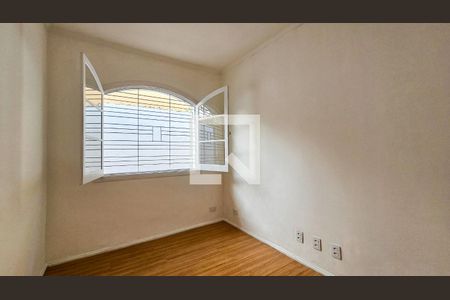 Casa para alugar com 200m², 4 quartos e 2 vagas Casa para alugar com 200m², 4 quartos e 2 vagasQuarto 1