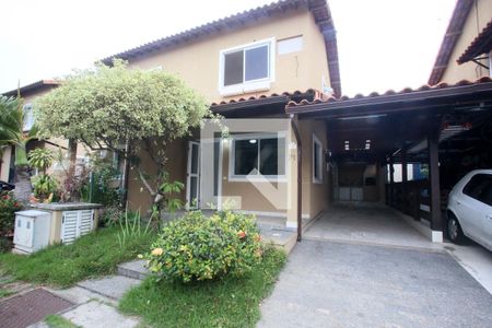 Casa de condomínio à venda com 122m², 2 quartos e 4 vagasFrente da casa