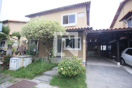 Casa de condomínio à venda com 122m², 2 quartos e 4 vagasFrente da casa