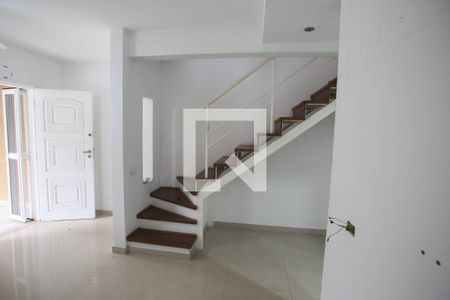 Casa de condomínio à venda com 122m², 2 quartos e 4 vagasSala