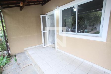 Casa de condomínio à venda com 122m², 2 quartos e 4 vagasVaranda da Sala