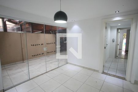 Casa de condomínio à venda com 122m², 2 quartos e 4 vagasCopa