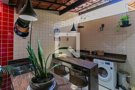 Casa à venda com 110m², 2 quartos e 1 vagaÁrea de Serviço