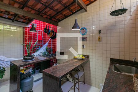 Casa à venda com 110m², 2 quartos e 1 vagaÁrea de Serviço