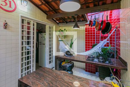 Casa à venda com 110m², 2 quartos e 1 vagaÁrea de Serviço