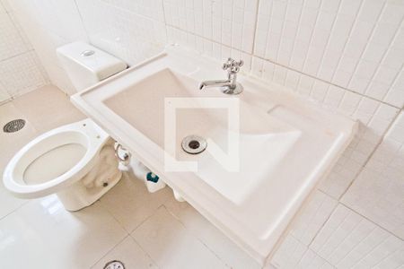 Casa para alugar com 60m², 3 quartos e sem vaga Casa para alugar com 60m², 3 quartos e sem vagaBanheiro