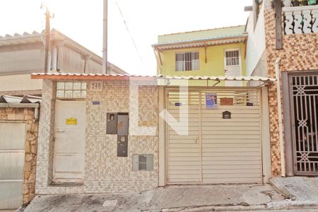 Casa para alugar com 60m², 3 quartos e sem vaga Casa para alugar com 60m², 3 quartos e sem vagaFachada + placa