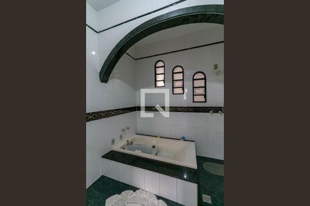 Casa à venda com 275m², 3 quartos e 4 vagasBanheiro