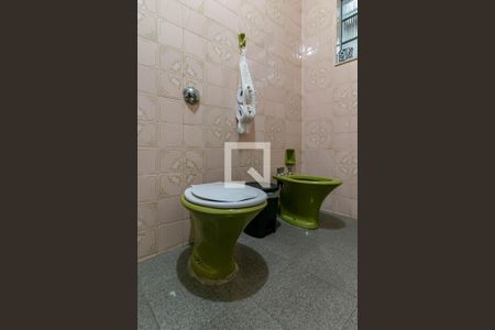 Casa à venda com 275m², 3 quartos e 4 vagasBanheiro 2