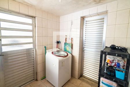 Casa à venda com 170m², 2 quartos e 2 vagas Casa à venda com 170m², 2 quartos e 2 vagasÁrea de Serviço