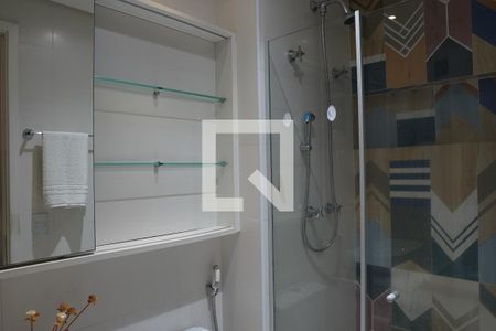 Banheiro de kitnet/studio para alugar com 1 quarto, 40m² em Paraíso, São Paulo