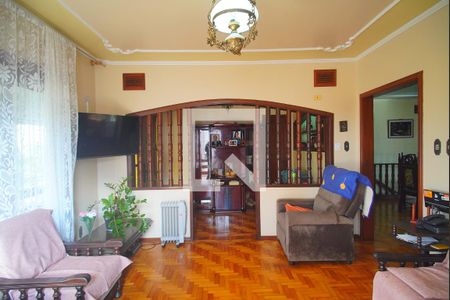 Casa à venda com 450m², 4 quartos e 3 vagas Casa à venda com 450m², 4 quartos e 3 vagasSala