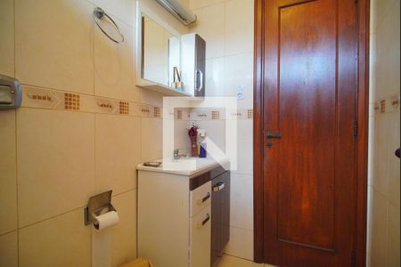 Casa à venda com 450m², 4 quartos e 3 vagas Casa à venda com 450m², 4 quartos e 3 vagasBanheiro Social