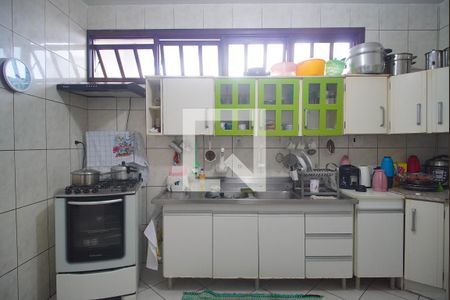 Casa à venda com 450m², 4 quartos e 3 vagas Casa à venda com 450m², 4 quartos e 3 vagasCozinha