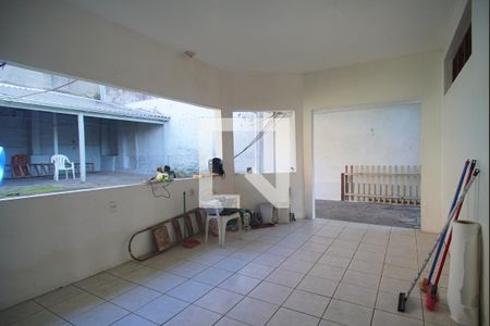 Casa à venda com 416m², 4 quartos e 2 vagas Casa à venda com 416m², 4 quartos e 2 vagasÁrea de Serviço 2