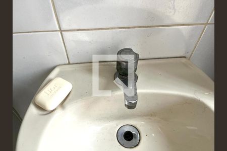 Casa à venda com 465m², 5 quartos e 6 vagasBanheiro de serviço