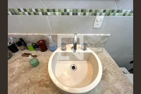 Casa à venda com 465m², 5 quartos e 6 vagasBanheiro Corredor