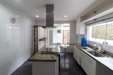 Casa para alugar com 200m², 3 quartos e 2 vagas Casa para alugar com 200m², 3 quartos e 2 vagasCozinha