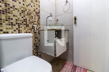 Casa para alugar com 200m², 3 quartos e 2 vagas Casa para alugar com 200m², 3 quartos e 2 vagasBanheiro de serviço