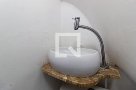 Lavabo de casa para alugar com 3 quartos, 200m² em Parque Colonial, São Paulo