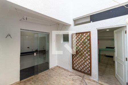 Casa para alugar com 200m², 3 quartos e 2 vagas Casa para alugar com 200m², 3 quartos e 2 vagasQuintal