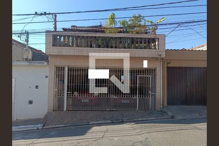 Casa à venda com 240m², 4 quartos e 2 vagas Casa à venda com 240m², 4 quartos e 2 vagasFachada