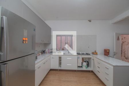 Casa à venda com 240m², 4 quartos e 2 vagas Casa à venda com 240m², 4 quartos e 2 vagasCozinha