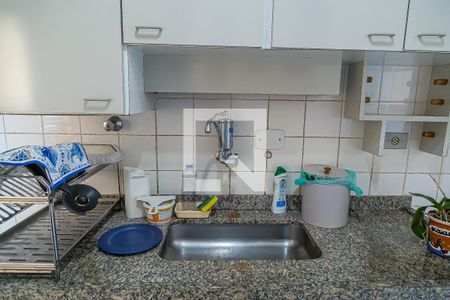 Apartamento à venda com 69m², 2 quartos e 1 vagaCozinha - Pia
