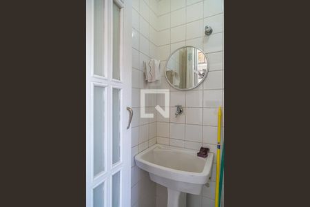 Apartamento à venda com 69m², 2 quartos e 1 vagaBanheiro da Área de Serviço