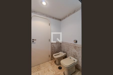 Apartamento à venda com 541m², 4 quartos e 6 vagas Apartamento à venda com 541m², 4 quartos e 6 vagasBanheiro Quarto 2