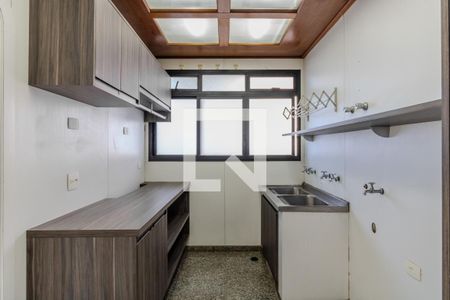 Apartamento à venda com 541m², 4 quartos e 6 vagas Apartamento à venda com 541m², 4 quartos e 6 vagasÁrea de Serviço