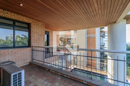 Apartamento à venda com 541m², 4 quartos e 6 vagas Apartamento à venda com 541m², 4 quartos e 6 vagasVaranda Quarto 3