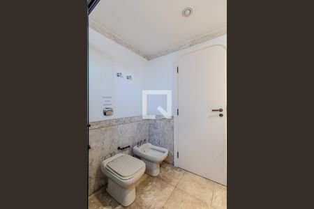 Apartamento à venda com 541m², 4 quartos e 6 vagas Apartamento à venda com 541m², 4 quartos e 6 vagasBanheiro Quarto