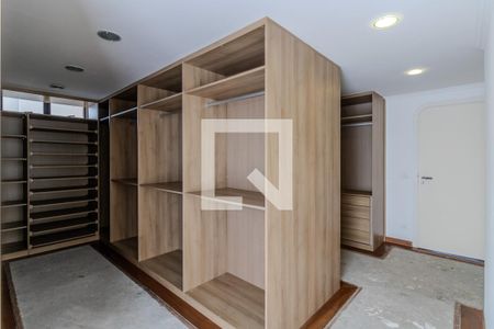 Apartamento à venda com 541m², 4 quartos e 6 vagas Apartamento à venda com 541m², 4 quartos e 6 vagasCloset