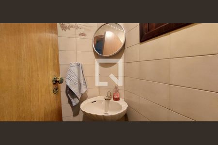 Casa para alugar com 379m², 3 quartos e 4 vagas Casa para alugar com 379m², 3 quartos e 4 vagasLavabo 2